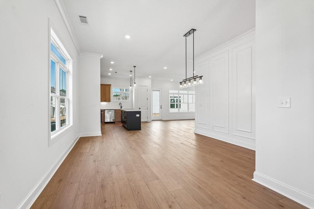 4 bedroom, 4 bathroom, 2,397 sq ft single family residence for sale at 144 Dewey Road, Lilburn, GA 30047 — photo 6