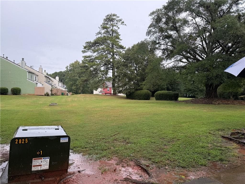 2 bedroom, 1 bathroom, 1,036 sq ft townhouse for sale at 6705 Colchester Place, Norcross, GA 30093 — photo 3
