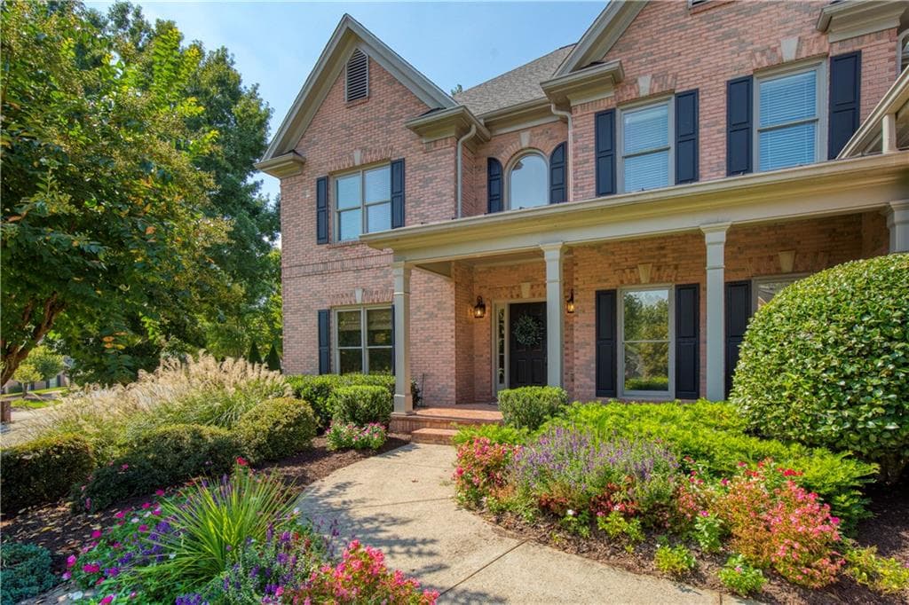 7 bedroom, 8 bathroom, 7,179 sq ft single family residence for sale at 660 Barnesley Lane, Alpharetta, GA 30022 — photo 4
