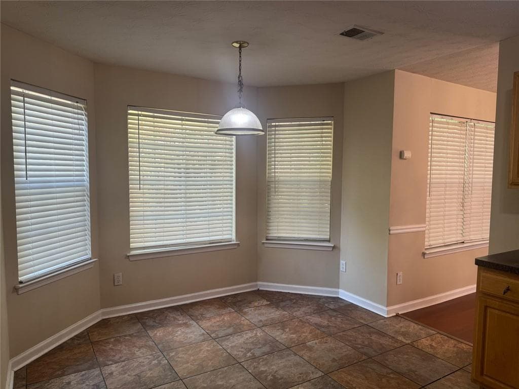 4 bedroom, 3 bathroom, 2,094 sq ft single family residence for rent at 3229 Diamond Bluff, Union City, GA 30291 for $1,950 a month — photo 6