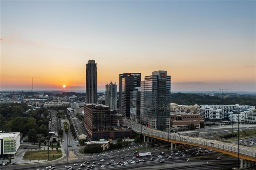 1 bedroom, 1 bathroom, 772 sq ft condominium for sale at 1280 W Peachtree Street 2803, Atlanta, GA 30309 — photo 2