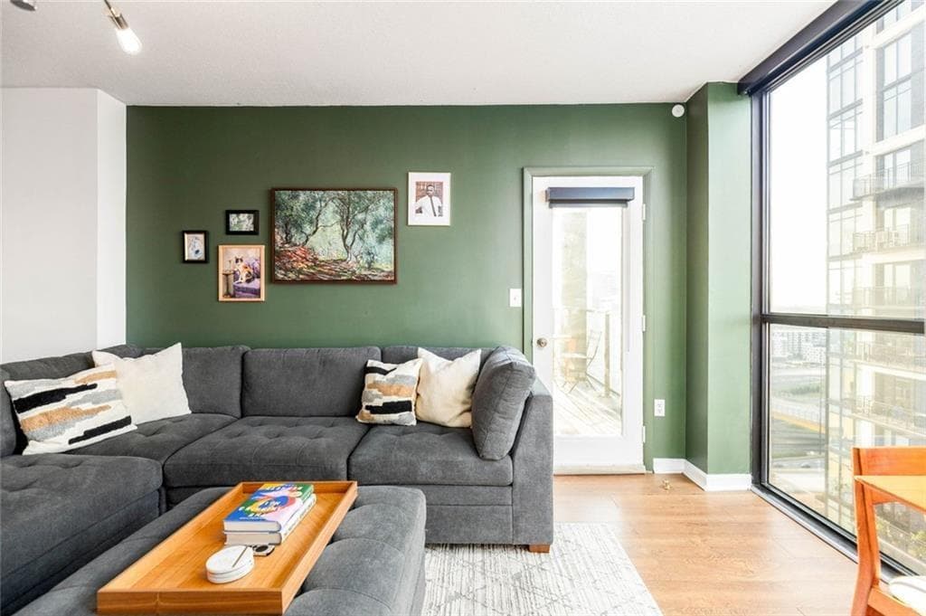 1 bedroom, 1 bathroom, 772 sq ft condominium for sale at 1280 W Peachtree Street 2803, Atlanta, GA 30309 — photo 3