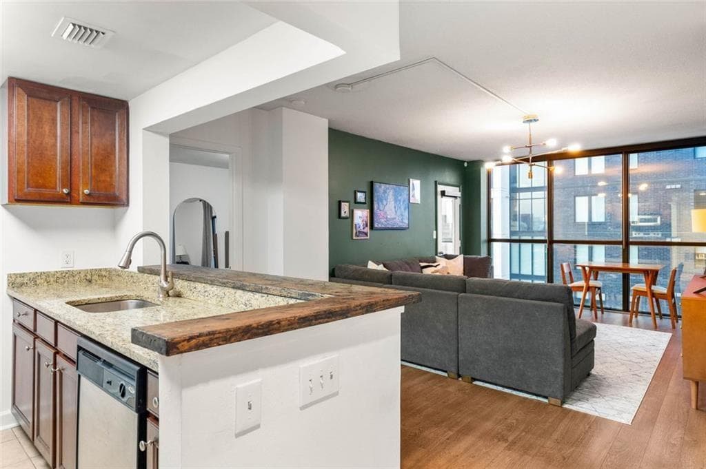 1 bedroom, 1 bathroom, 772 sq ft condominium for sale at 1280 W Peachtree Street 2803, Atlanta, GA 30309 — photo 6