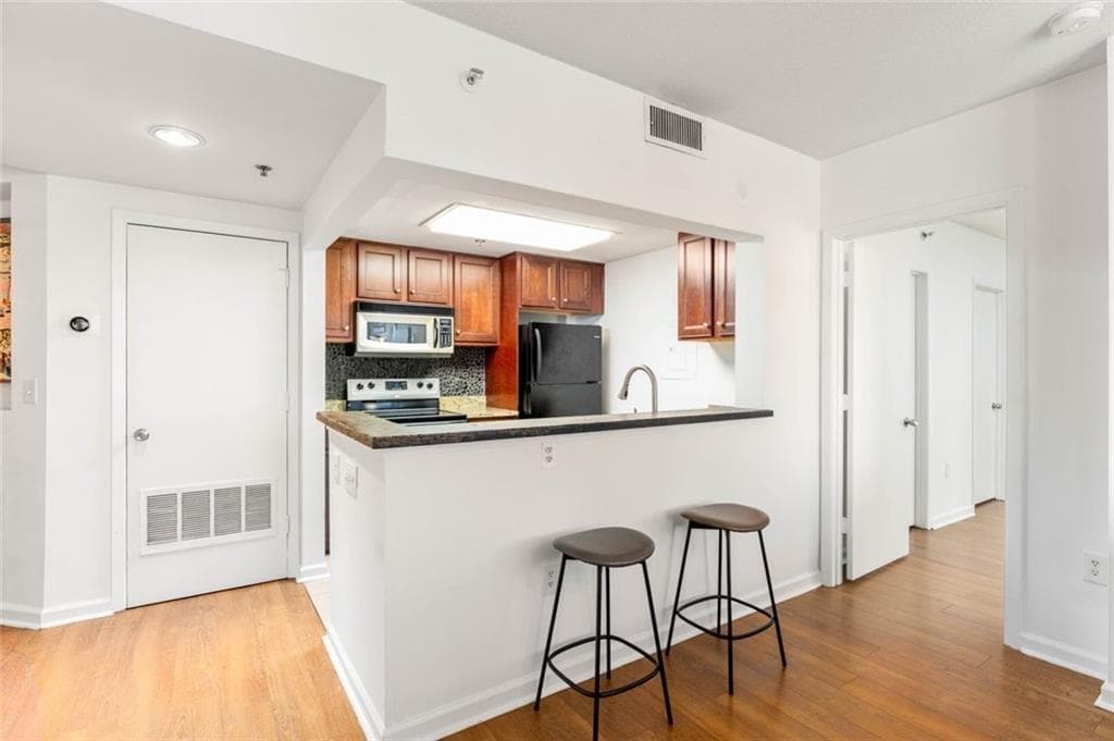 1 bedroom, 1 bathroom, 772 sq ft condominium for sale at 1280 W Peachtree Street 2803, Atlanta, GA 30309 — photo 7