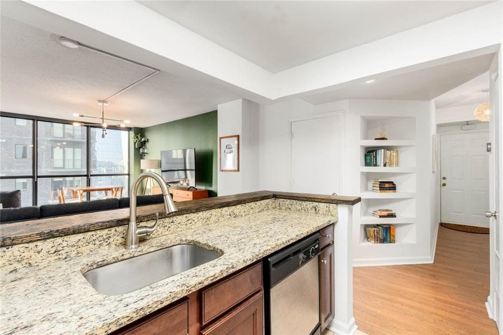 1 bedroom, 1 bathroom, 772 sq ft condominium for sale at 1280 W Peachtree Street 2803, Atlanta, GA 30309 — photo 9