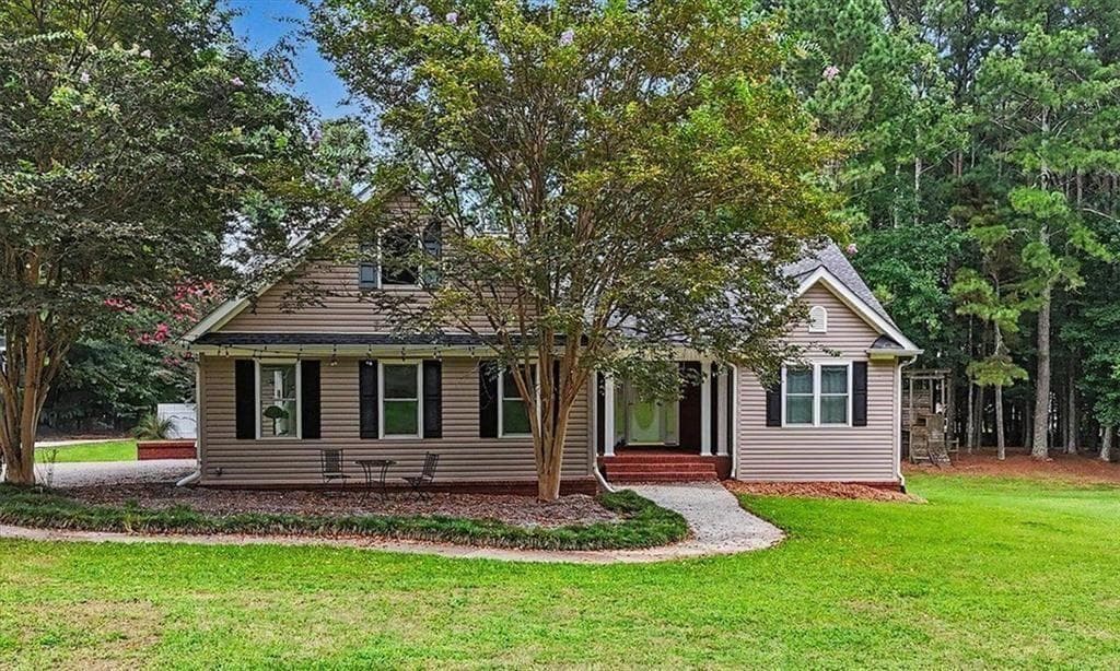 5 bedroom, 6 bathroom, 5,142 sq ft single family residence for sale at 476 Providence Drive, Canton, GA 30115 — photo 2