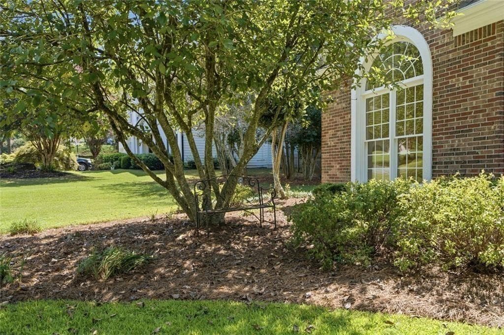 5 bedroom, 3 bathroom, 2,836 sq ft single family residence under contract at 2457 Tall Timbers Trail, Marietta, GA 30066 — photo 3