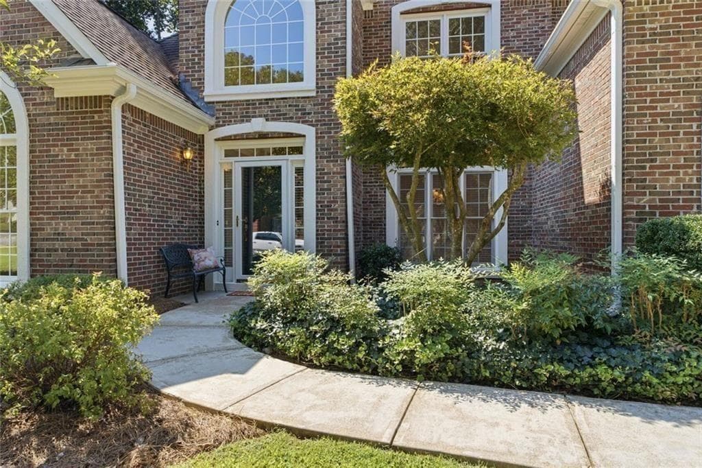 5 bedroom, 3 bathroom, 2,836 sq ft single family residence under contract at 2457 Tall Timbers Trail, Marietta, GA 30066 — photo 4