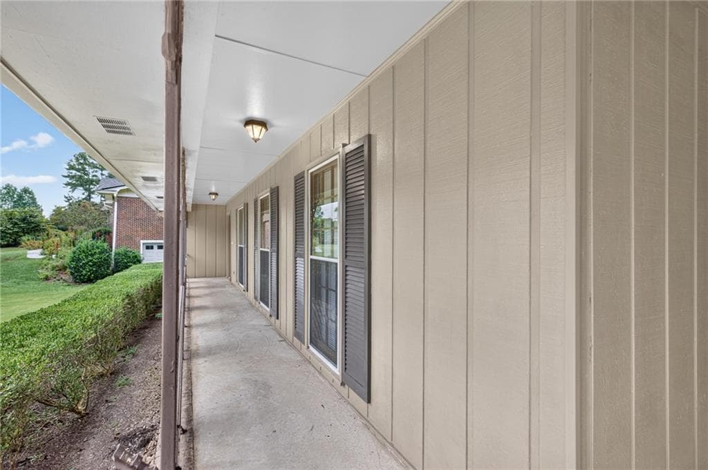 3 bedroom, 2 bathroom, 1,814 sq ft single family residence for sale at 513 Midland Park Drive, Stone Mountain, GA 30087 — photo 2
