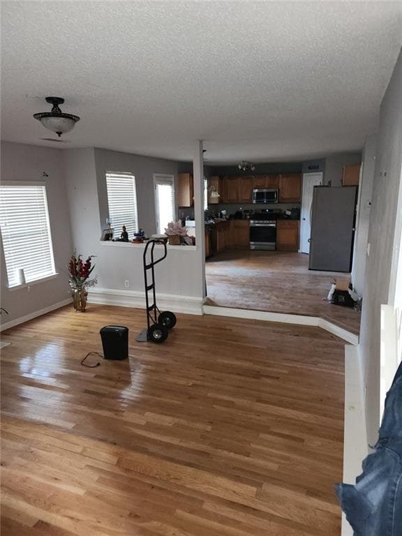 4 bedroom, 3 bathroom, 2,620 sq ft single family residence under contract at 6397 Dekeon Drive, Atlanta, GA 30349 — photo 3