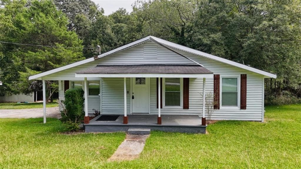 3 bedroom, 2 bathroom, 1,198 sq ft single family residence for rent at 74 Rountree Road, Riverdale, GA 30274 for $1,750 a month