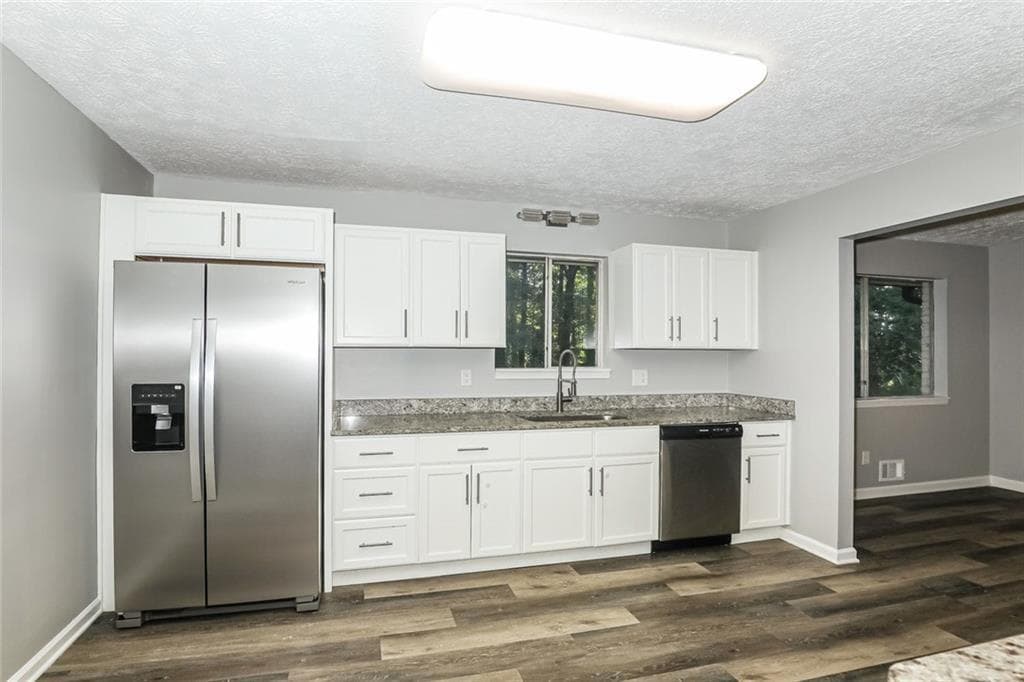 4 bedroom, 3 bathroom, 2,064 sq ft single family residence for sale at 2734 Noahs Ark Road, Jonesboro, GA 30236 — photo 7