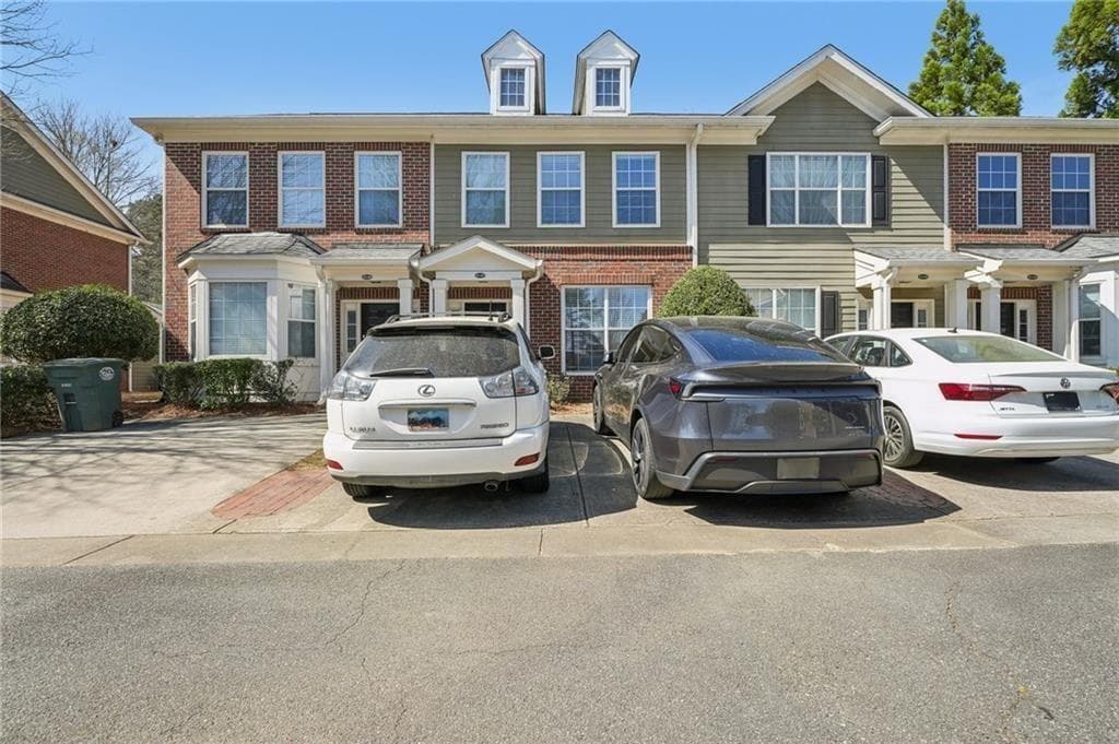 2 bedroom, 3 bathroom, 1,260 sq ft condominium for sale at 2147 Del Lago Circle 12, Kennesaw, GA 30152