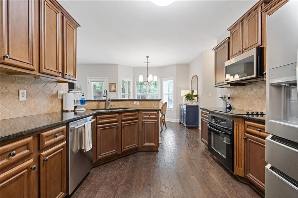 5 bedroom, 3 bathroom, 2,762 sq ft single family residence for sale at 1801 Beyers Landing Drive, Buford, GA 30519 — photo 8