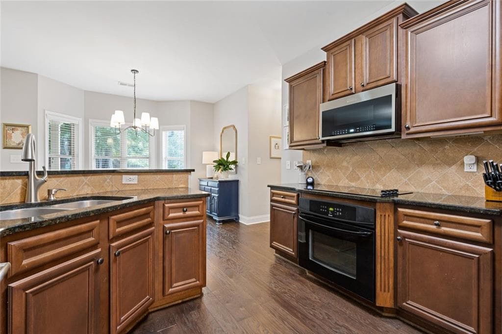 5 bedroom, 3 bathroom, 2,762 sq ft single family residence for sale at 1801 Beyers Landing Drive, Buford, GA 30519 — photo 9