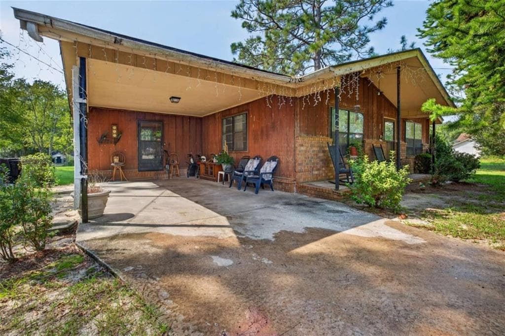 3 bedroom, 2 bathroom, 1,410 sq ft single family residence for sale at 302 Lakeview Drive, Glennville, GA 30427 — photo 3