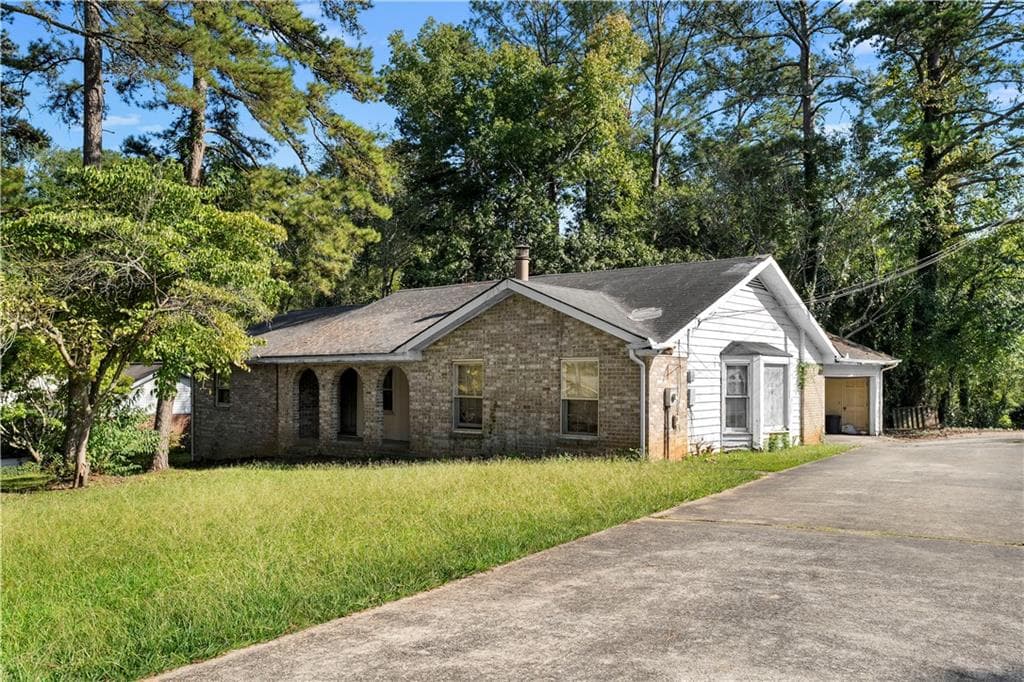 4 bedroom, 3 bathroom, 2,485 sq ft single family residence for sale at 111 Candy Circle, Carrollton, GA 30117