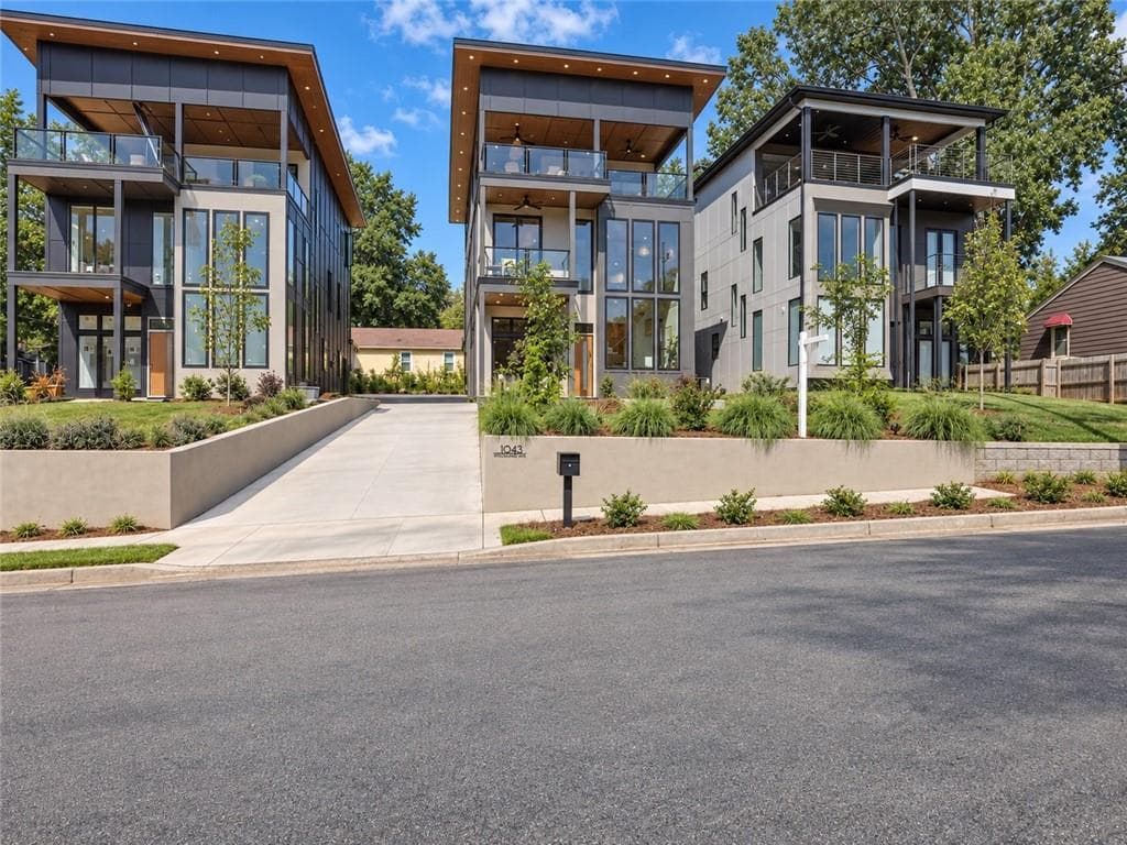 5 bedroom, 4 bathroom, 3,446 sq ft single family residence for sale at 1043 Avondale Avenue, Atlanta, GA 30312