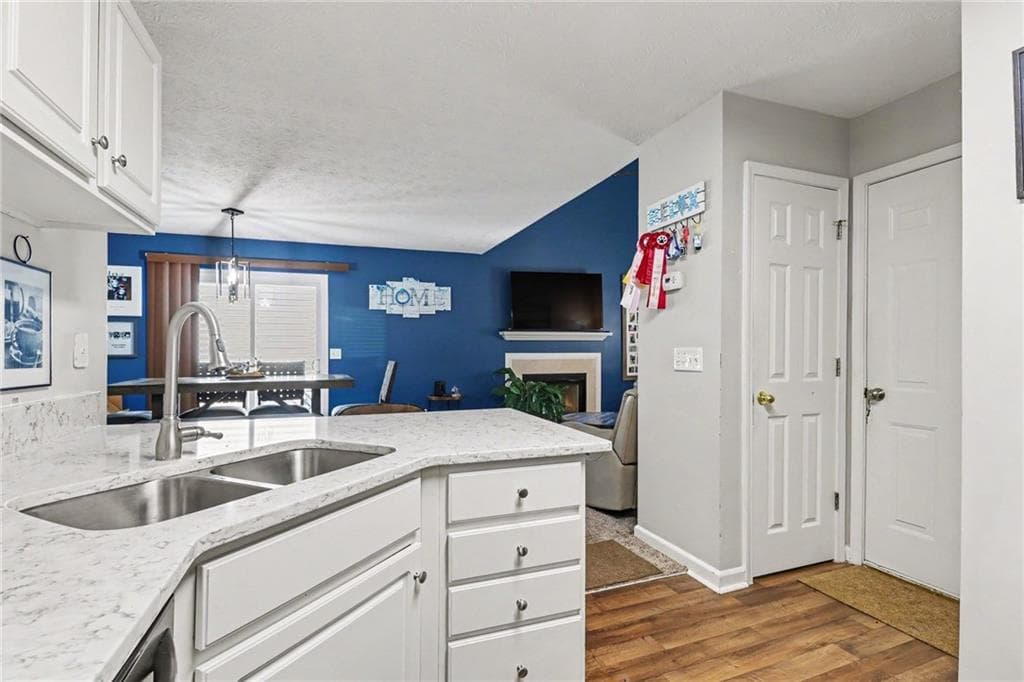 2 bedroom, 2 bathroom, 1,272 sq ft single family residence for sale at 1073 Daventry Crossing, Woodstock, GA 30188 — photo 10