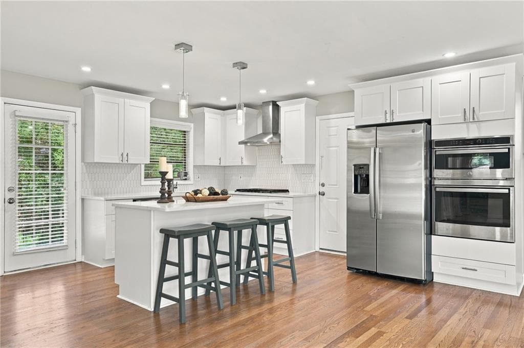 2 bedroom, 2 bathroom, 1,700 sq ft single family residence for sale at 2329 Elmwood Circle, Atlanta, GA 30339 — photo 3