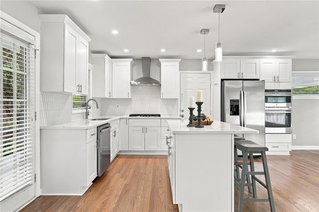 2 bedroom, 2 bathroom, 1,700 sq ft single family residence for sale at 2329 Elmwood Circle, Atlanta, GA 30339 — photo 4