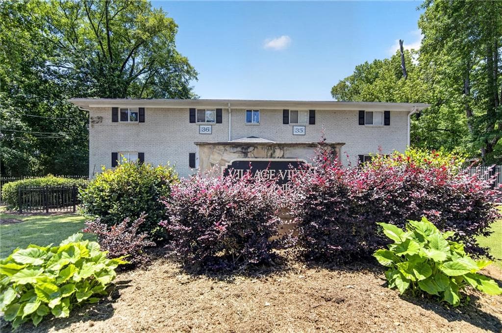 2 bedroom, 1 bathroom, 864 sq ft apartment for rent at 255 Jefferson Place 23, Decatur, GA 30030 for $1,595 a month — photo 2