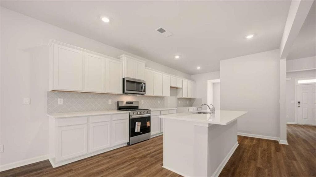4 bedroom, 4 bathroom, 2,816 sq ft single family residence for sale at 54 Weymouth Drive, Locust Grove, GA 30248 — photo 9