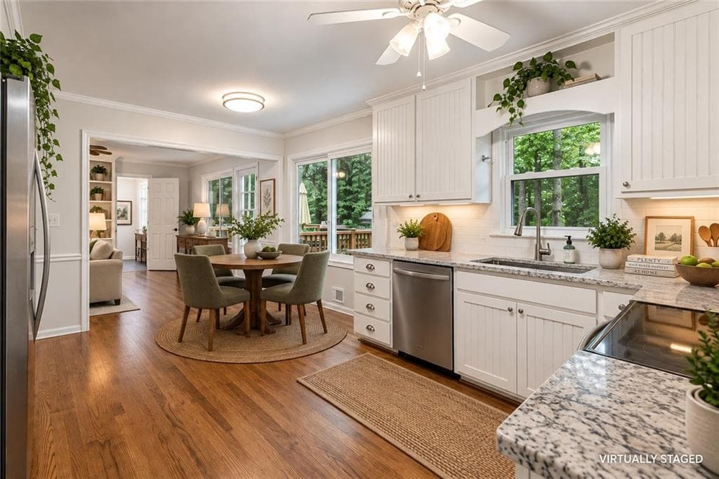 5 bedroom, 3 bathroom, 2,670 sq ft single family residence for sale at 2112 Rockland Court, Marietta, GA 30062 — photo 2