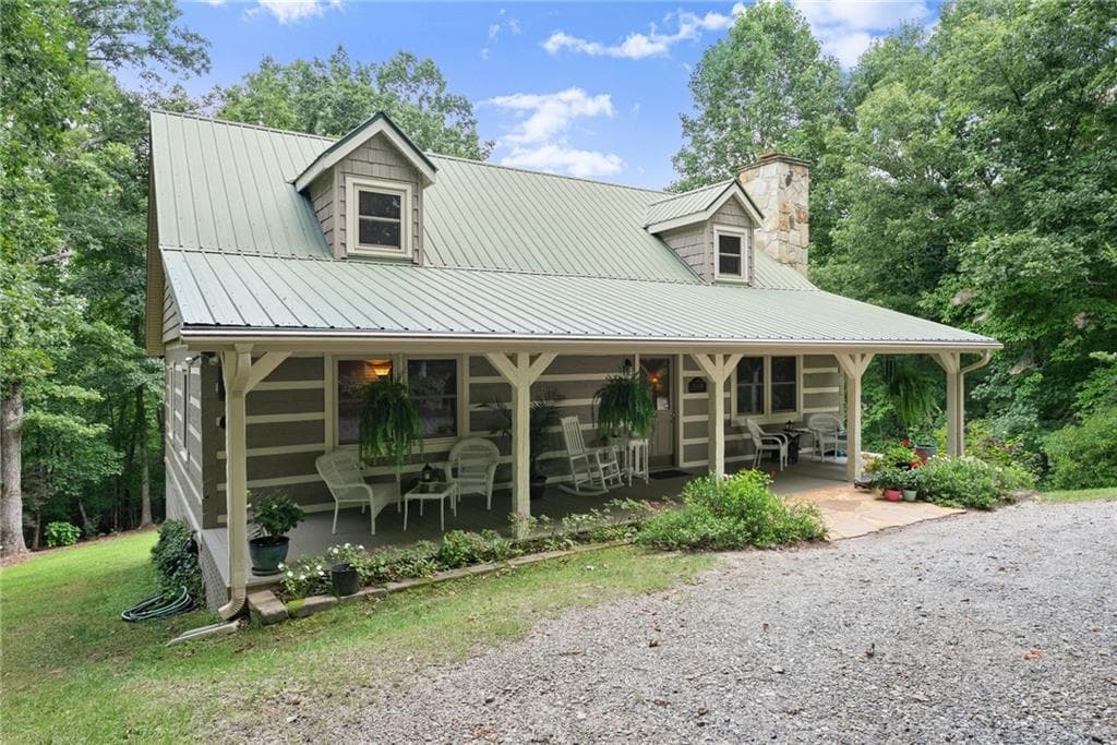 3 bedroom, 2 bathroom, 1,760 sq ft single family residence for sale at 481 Leona Lane, Cleveland, GA 30528 — photo 2