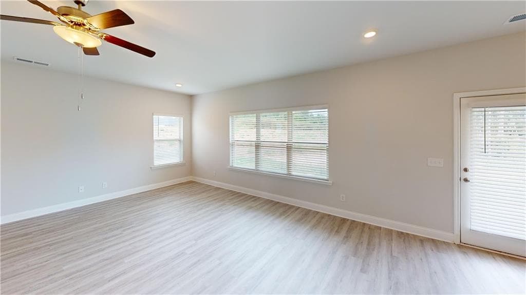 4 bedroom, 2 bathroom, 2,100 sq ft single family residence for sale at 1035 Holliday Pass, Griffin, GA 30223 — photo 5