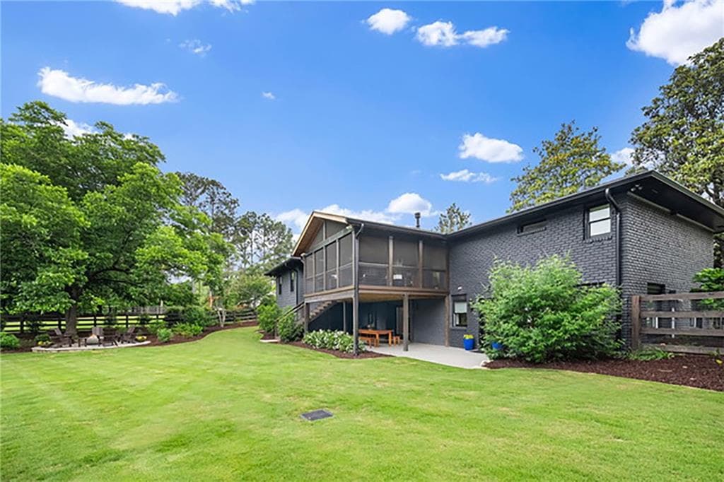 4 bedroom, 4 bathroom, 3,242 sq ft single family residence for sale at 150 Mayfield Road, Alpharetta, GA 30009 — photo 3