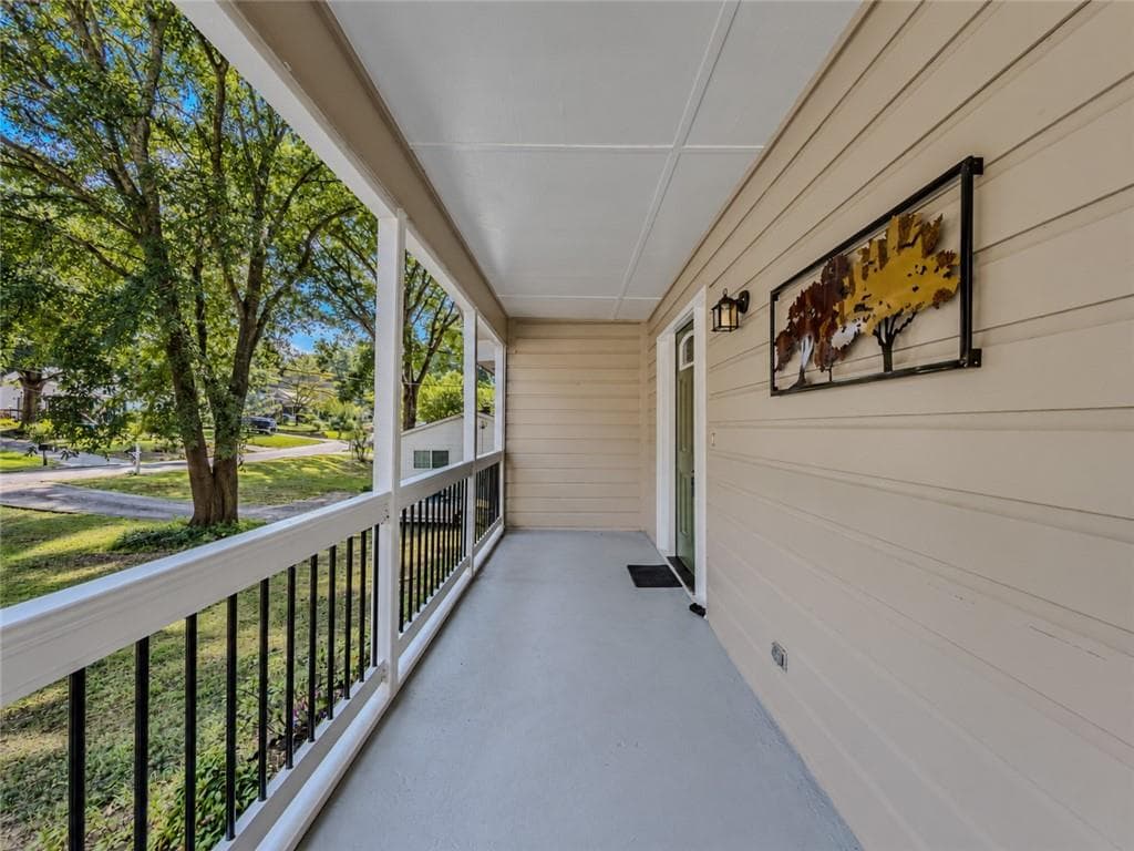 3 bedroom, 2 bathroom, 1,894 sq ft single family residence for sale at 848 East Avenue, Scottdale, GA 30079 — photo 6