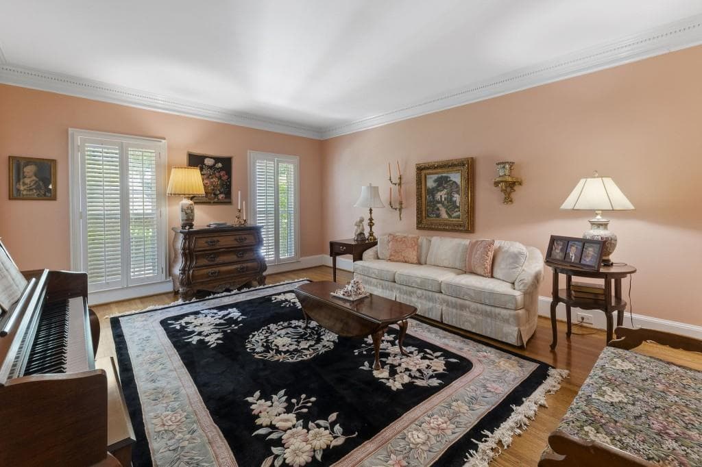 6 bedroom, 7 bathroom, 5,176 sq ft single family residence for sale at 1780 Brandon Hall Drive, Atlanta, GA 30350 — photo 6