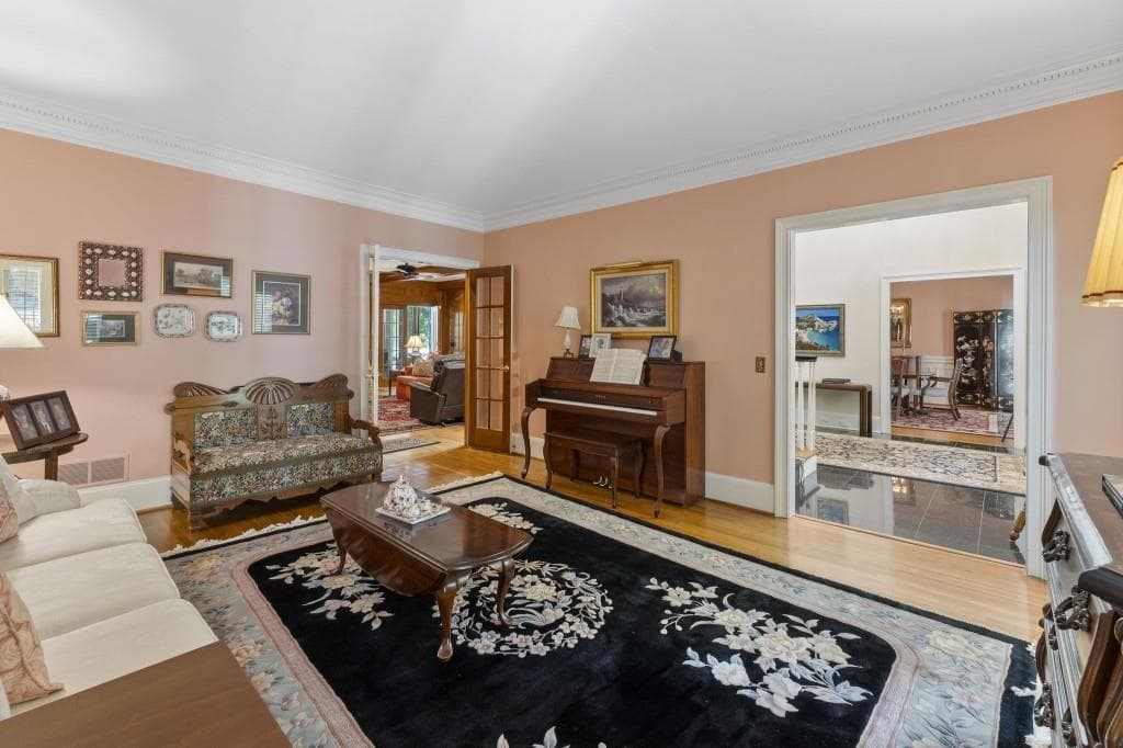 6 bedroom, 7 bathroom, 5,176 sq ft single family residence for sale at 1780 Brandon Hall Drive, Atlanta, GA 30350 — photo 7