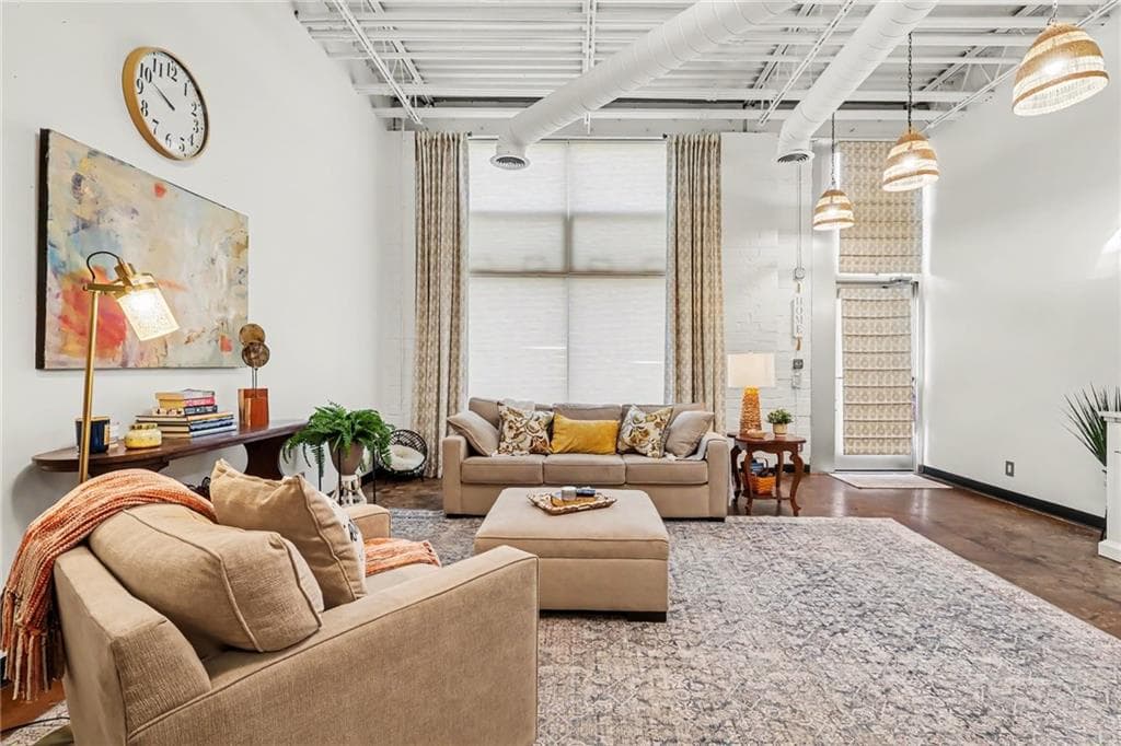 1 bedroom, 1 bathroom, 1,060 sq ft condominium for sale at 5200 Peachtree Road 2114, Atlanta, GA 30341 — photo 6