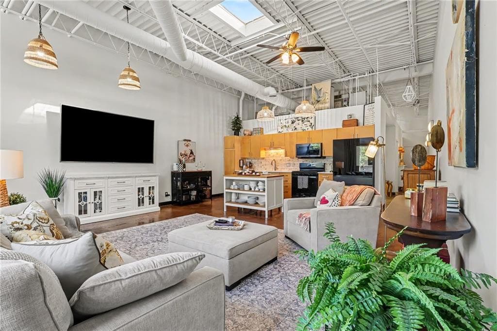 1 bedroom, 1 bathroom, 1,060 sq ft condominium for sale at 5200 Peachtree Road 2114, Atlanta, GA 30341 — photo 8