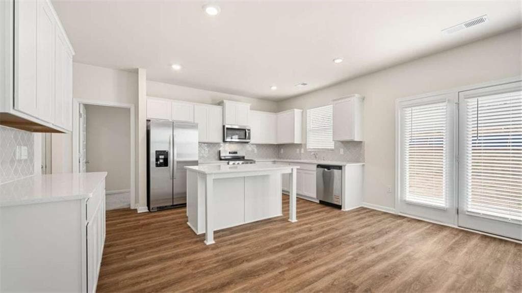 5 bedroom, 5 bathroom, 3,400 sq ft single family residence under contract at 805 Pelham Way, Locust Grove, GA 30248 — photo 10