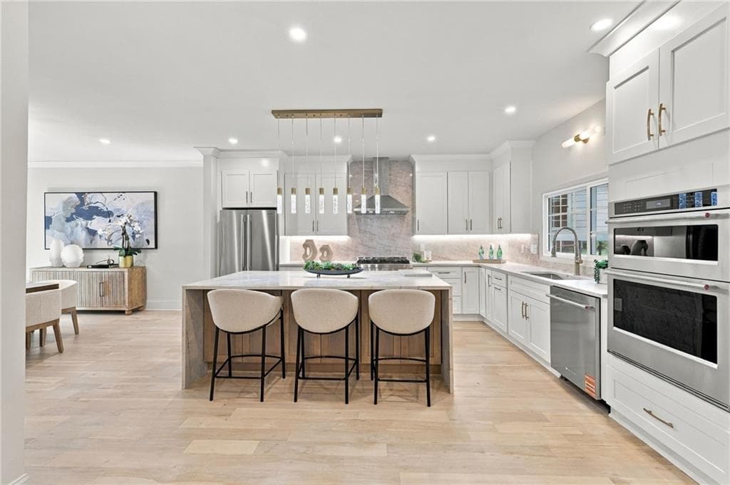 5 bedroom, 5 bathroom, 3,294 sq ft single family residence for sale at 6040 Blackwater Trail, Sandy Springs, GA 30328 — photo 3