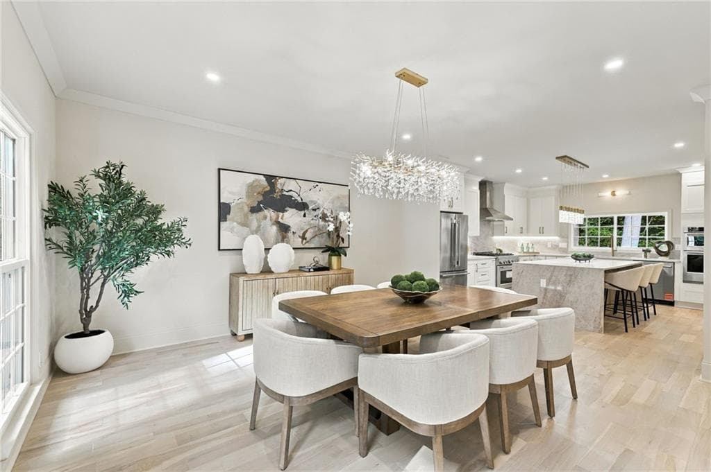5 bedroom, 5 bathroom, 3,294 sq ft single family residence for sale at 6040 Blackwater Trail, Sandy Springs, GA 30328 — photo 5