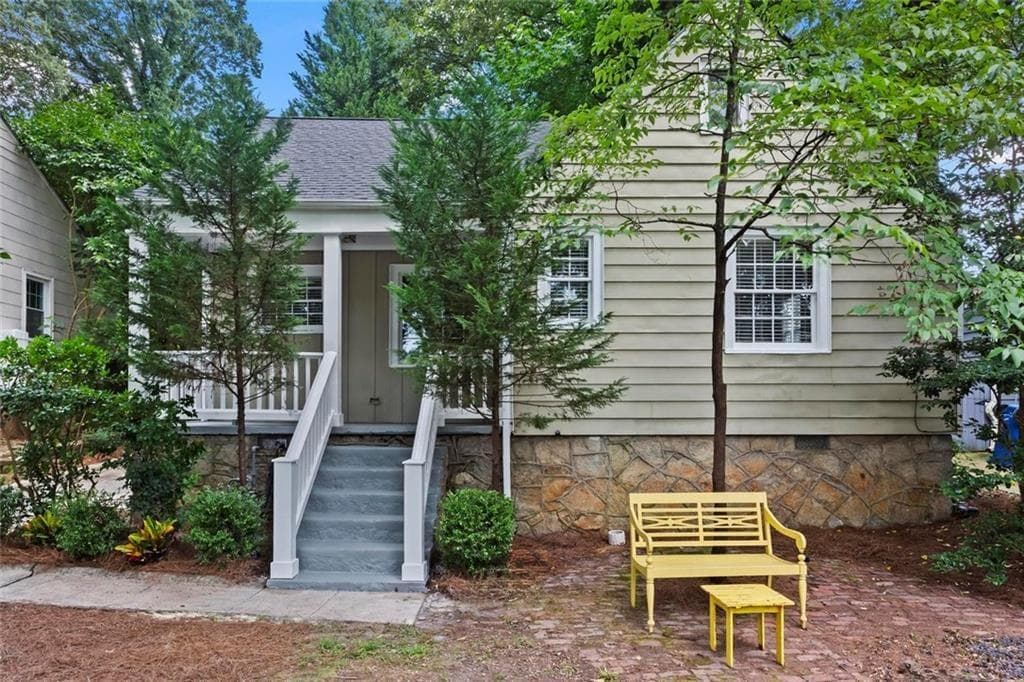3 bedroom, 1 bathroom, 1,337 sq ft single family residence for sale at 1053 Faith Avenue, Atlanta, GA 30316 — photo 1 of 31