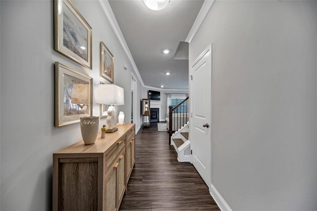 4 bedroom, 3 bathroom, 2,338 sq ft single family residence for sale at 4506 Silver Oak Drive, Gainesville, GA 30504 — photo 4