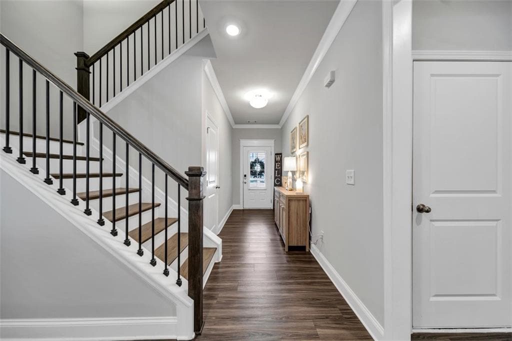 4 bedroom, 3 bathroom, 2,338 sq ft single family residence for sale at 4506 Silver Oak Drive, Gainesville, GA 30504 — photo 5