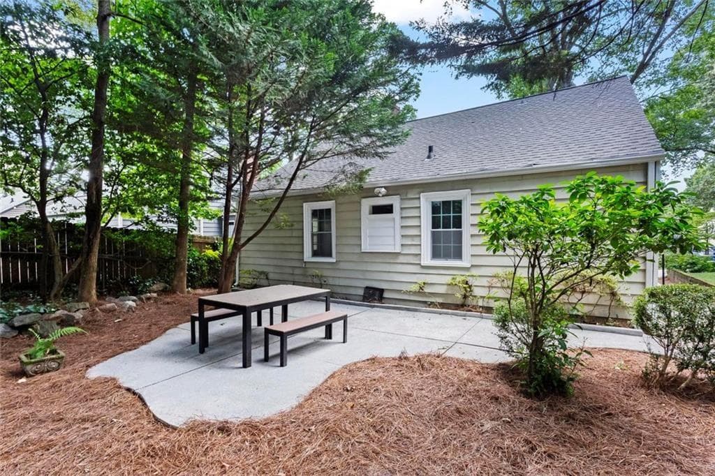 3 bedroom, 1 bathroom, 1,337 sq ft single family residence for sale at 1053 Faith Avenue, Atlanta, GA 30316 — photo 2
