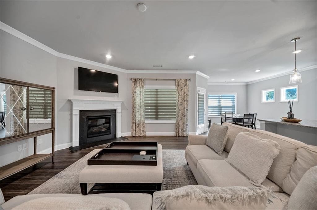 4 bedroom, 3 bathroom, 2,338 sq ft single family residence for sale at 4506 Silver Oak Drive, Gainesville, GA 30504 — photo 7
