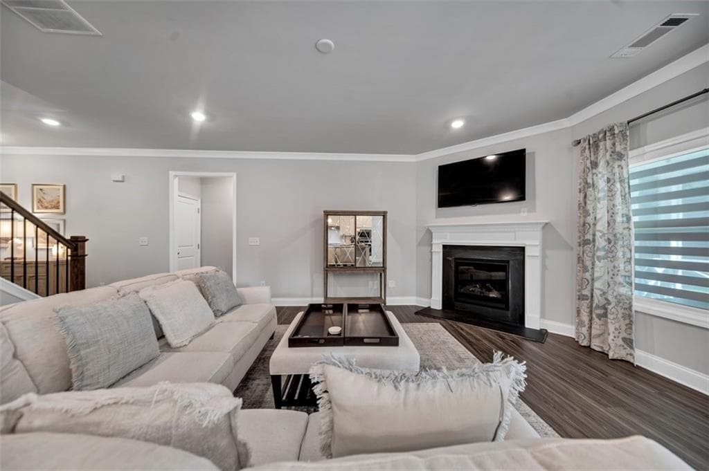 4 bedroom, 3 bathroom, 2,338 sq ft single family residence for sale at 4506 Silver Oak Drive, Gainesville, GA 30504 — photo 9