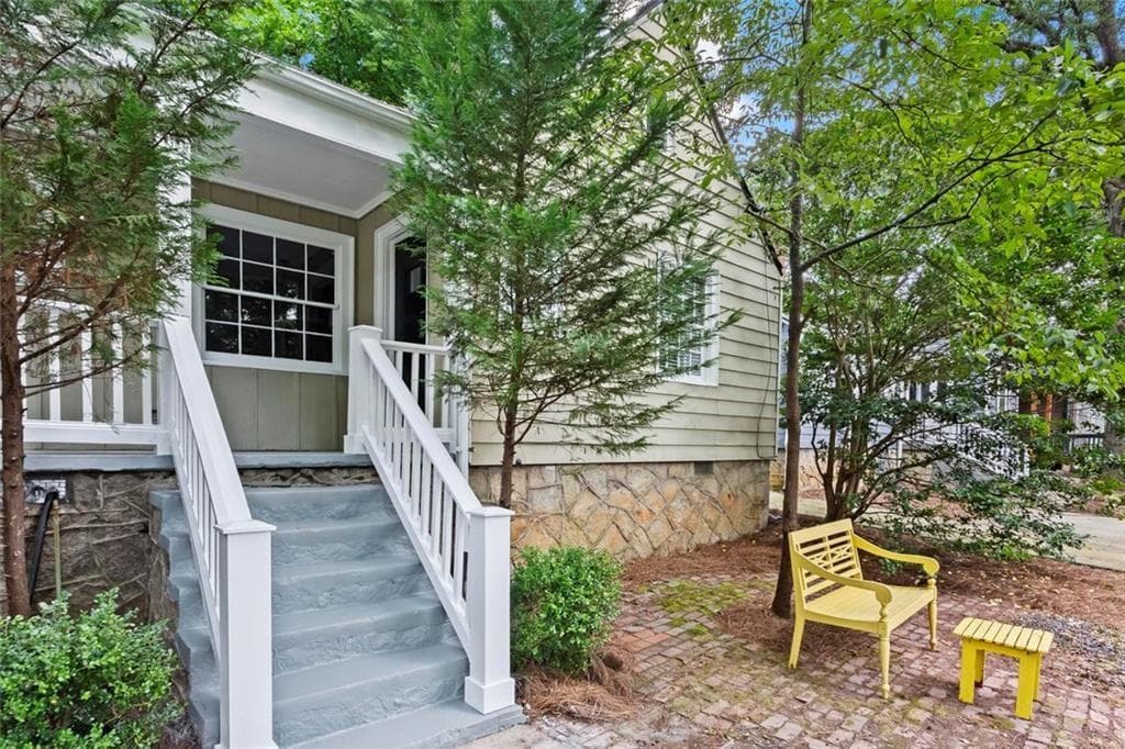 3 bedroom, 1 bathroom, 1,337 sq ft single family residence for sale at 1053 Faith Avenue, Atlanta, GA 30316 — photo 3