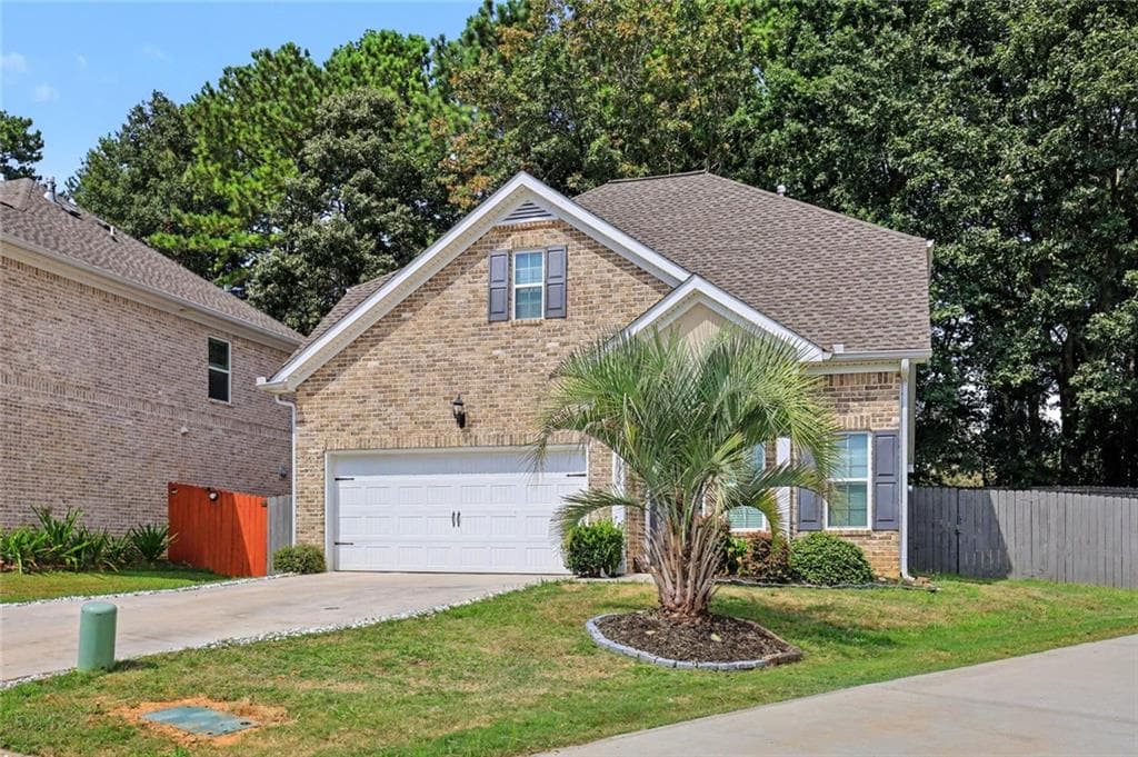 4 bedroom, 3 bathroom, 2,311 sq ft single family residence for sale at 572 Sprayberry Drive, Stockbridge, GA 30281 — photo 2