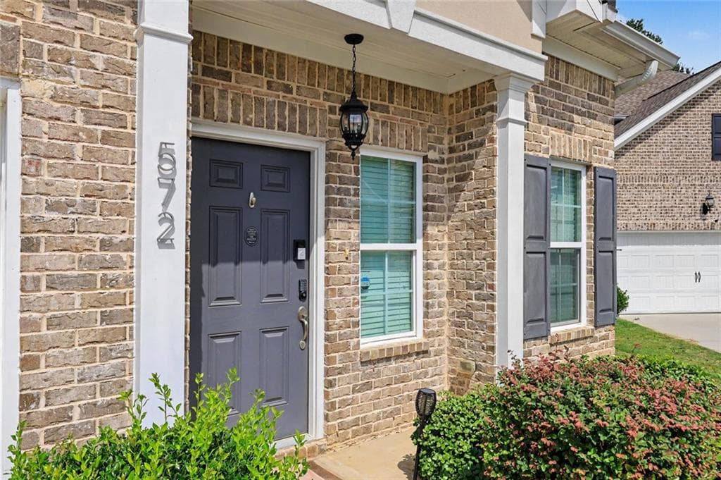 4 bedroom, 3 bathroom, 2,311 sq ft single family residence for sale at 572 Sprayberry Drive, Stockbridge, GA 30281 — photo 4
