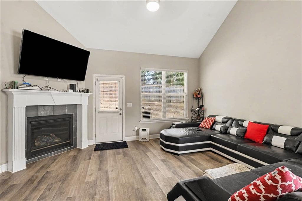 4 bedroom, 3 bathroom, 2,311 sq ft single family residence for sale at 572 Sprayberry Drive, Stockbridge, GA 30281 — photo 9