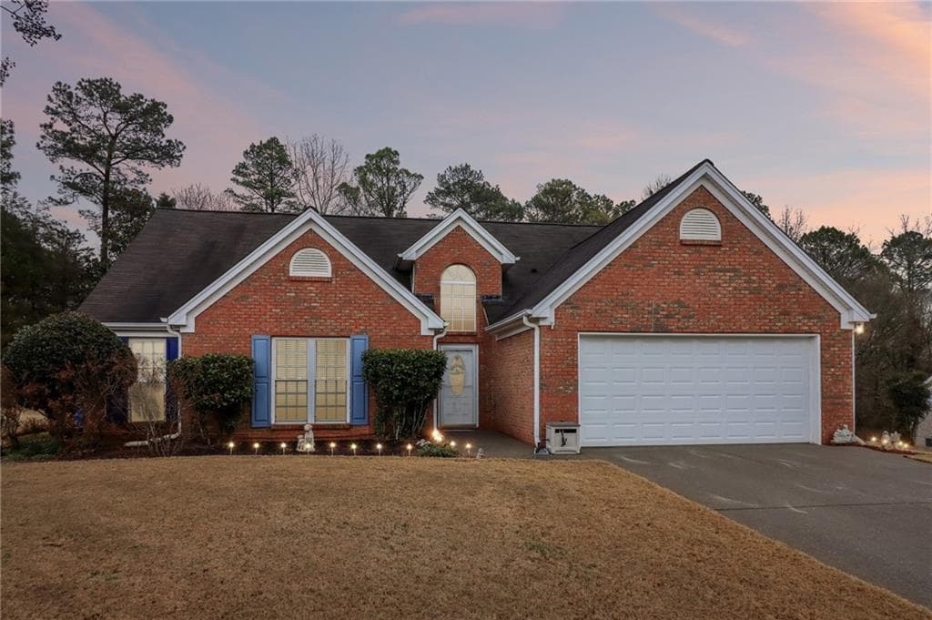 3 bedroom, 2 bathroom, 1,922 sq ft single family residence for sale at 7105 Timberbrooke Drive, Gainesville, GA 30506 — photo 2